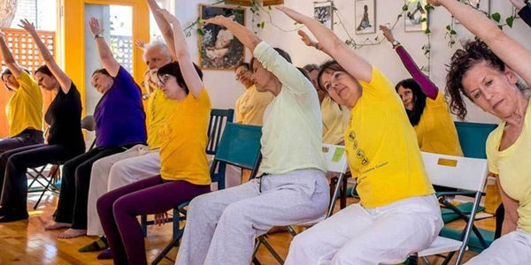 22 Chair Exercises for Seniors [NEW Exercises + Video 2022] - Vive